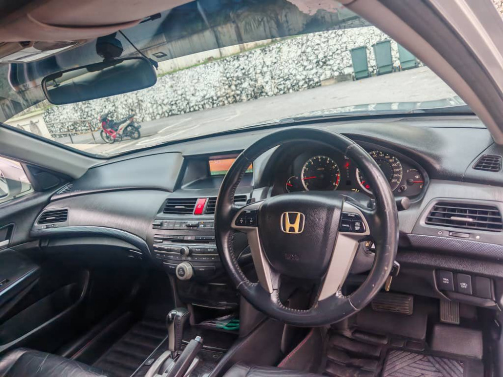honda-accord-24-vtec-auto-2008-big-3
