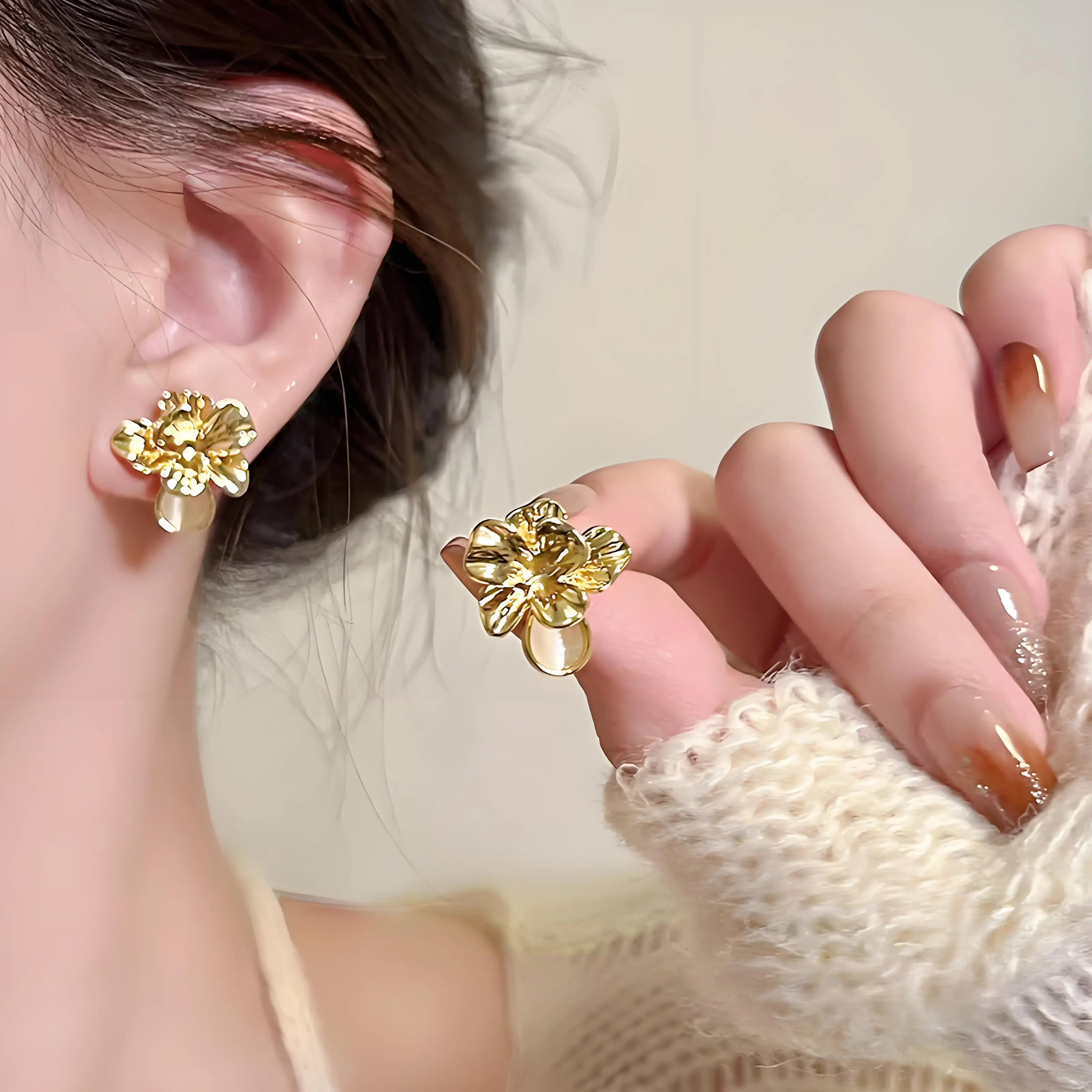 Gold Plated Cat Eye Flower Earrings For Women Korean Fashion 3D Alloy Jewelry Meaningful Gift 2025 Lightweight 2pcs Party Set
